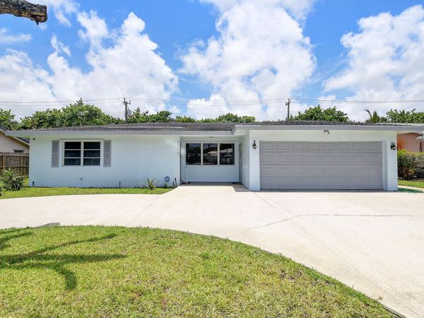 2815 SW 9th Street, Boynton Beach, FL 33435