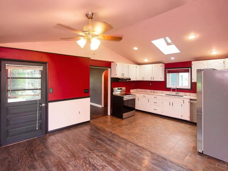 8141 Lesourdsville West Chester Road, West Chester, OH 45069 Photo 21