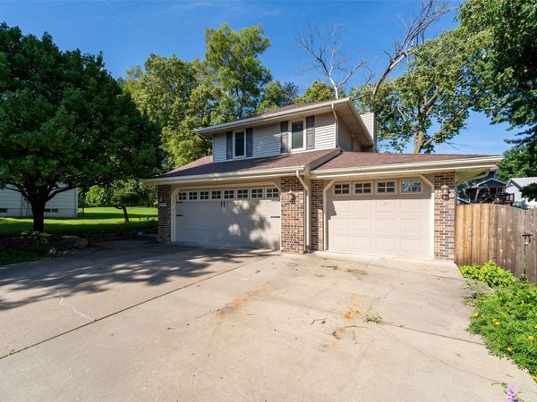 3700 SE 24th Court, Des Moines, IA 50320