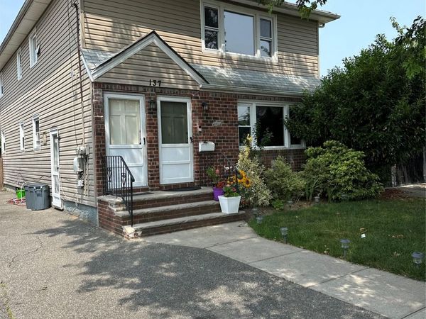 137 Nassau Boulevard, Garden City South, NY 11552