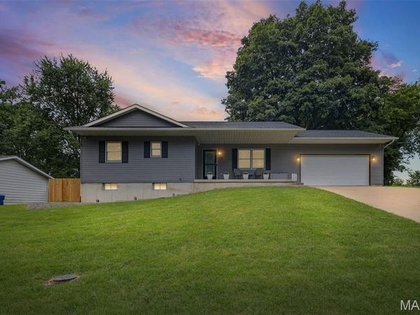 32 Grainey Drive, Glen Carbon, IL 62034