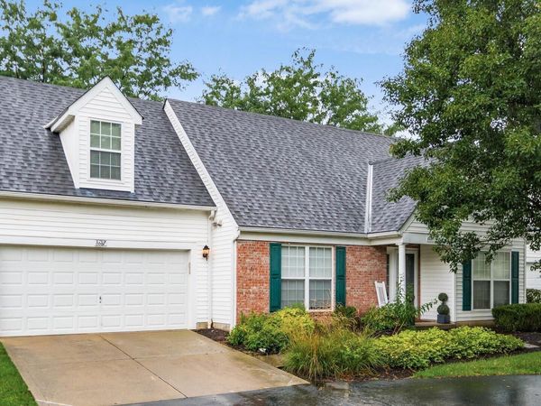 8687 Lazelle Commons Drive, Lewis Center, OH 43035