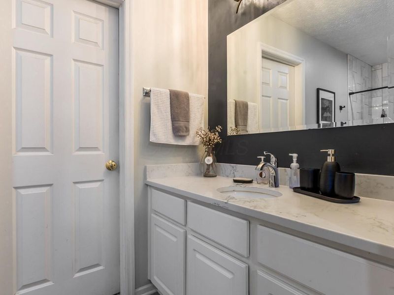 8687 Lazelle Commons Drive , Lewis Center, OH 43035 Photo 17