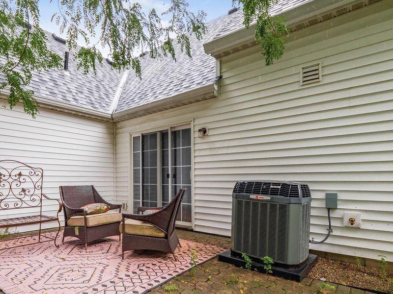 8687 Lazelle Commons Drive , Lewis Center, OH 43035 Photo 29
