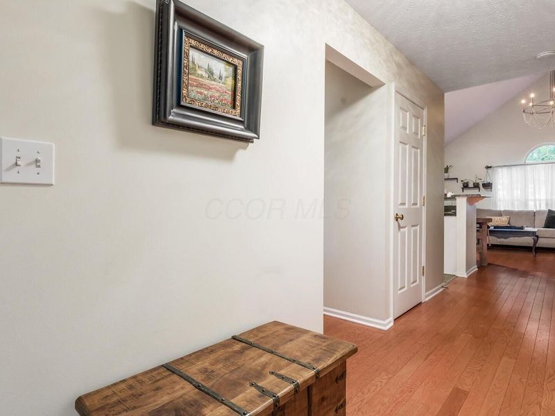 8687 Lazelle Commons Drive , Lewis Center, OH 43035 Photo 4