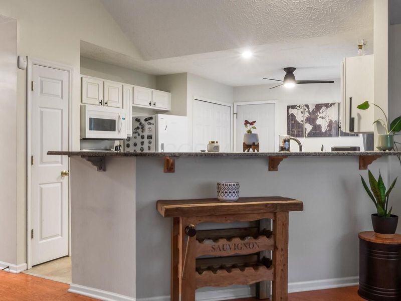 8687 Lazelle Commons Drive , Lewis Center, OH 43035 Photo 9