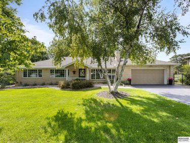 218 S 94th Street, Omaha, NE 68114