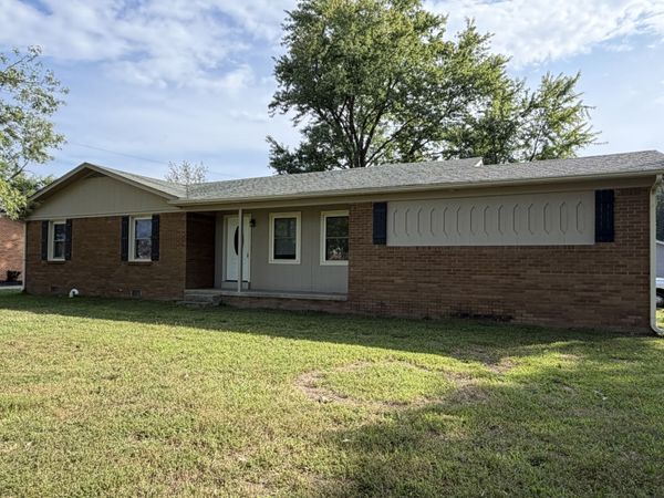2128 Lambert Dr , Westmoreland, TN 37186