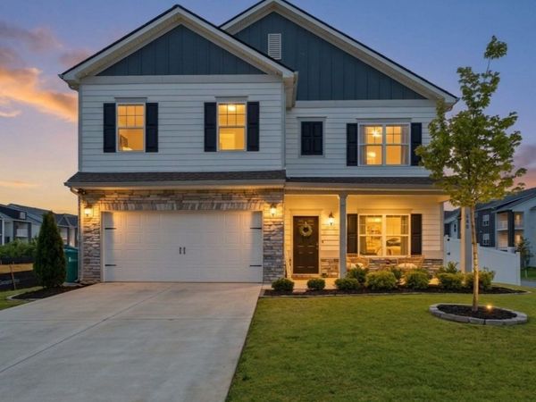 500 Charing Cross Dr , Lebanon, TN 37087