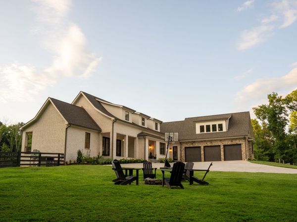 1489 Old Tva Rd , Columbia, TN 38401