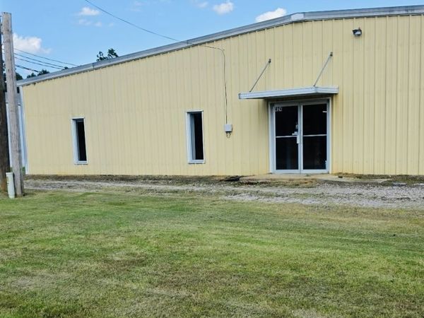 424 Arendall St , Adamsville, TN 38310
