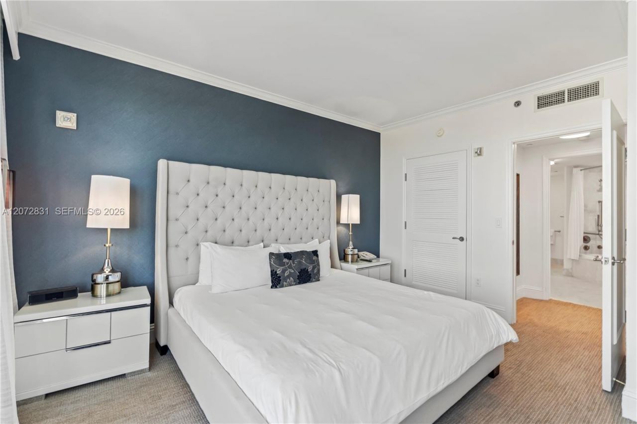 4401 Collins Ave , Unit 915, Miami Beach, FL 33140 Photo