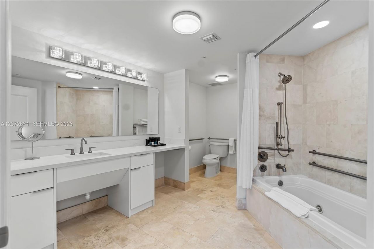 4401 Collins Ave , Unit 915, Miami Beach, FL 33140 Photo