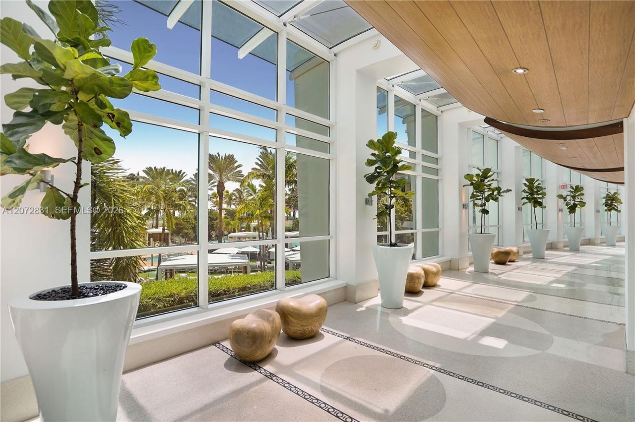 4401 Collins Ave , Unit 915, Miami Beach, FL 33140 Photo