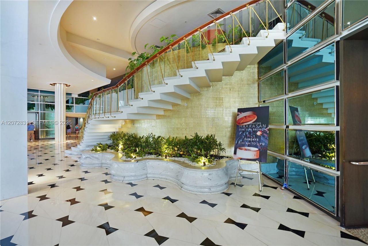 4401 Collins Ave , Unit 915, Miami Beach, FL 33140 Photo
