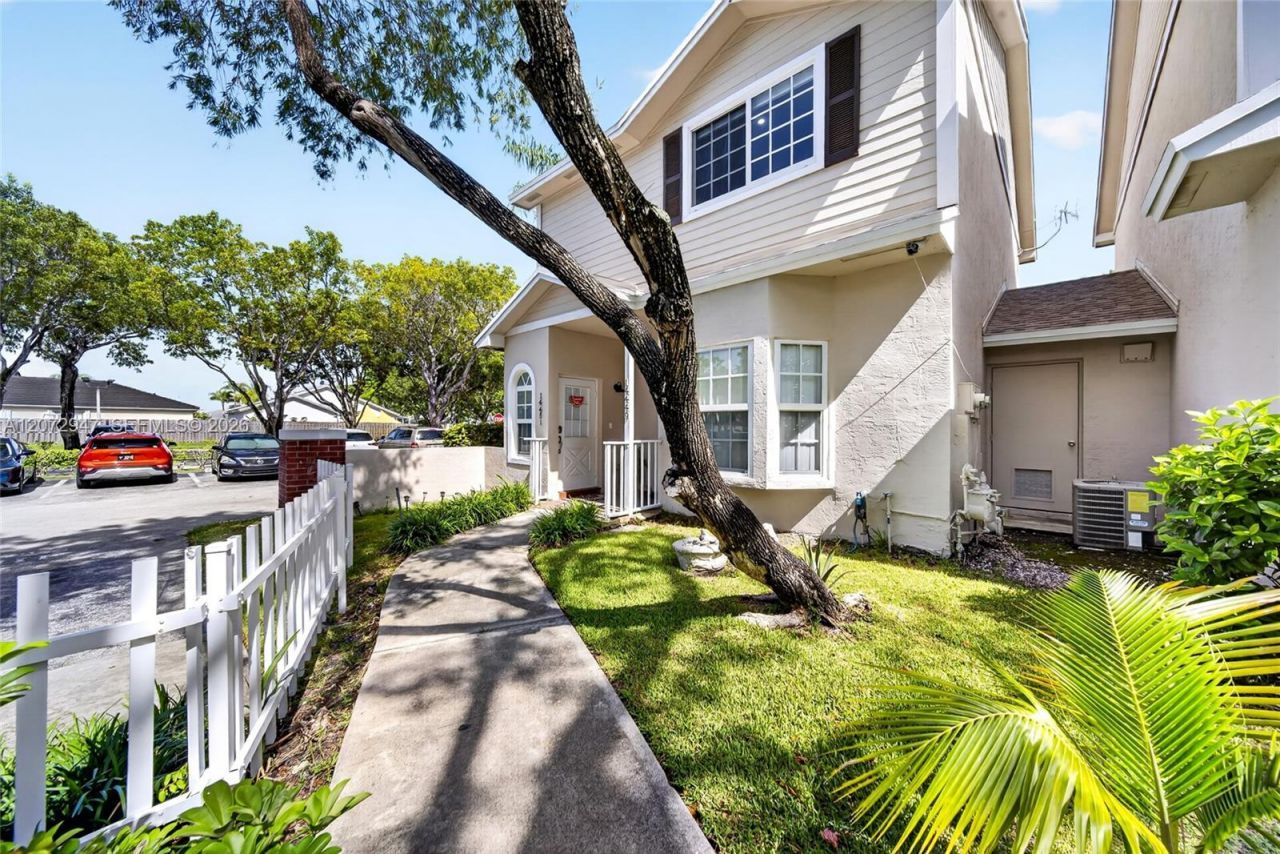 14451 SW 122nd Pl , Unit 1102, Miami, FL 33186 Photo