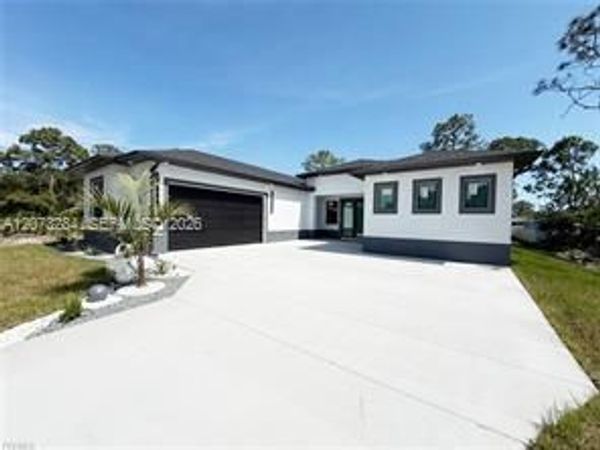 2915 49TH ST W, Lehigh Acres, FL 33971