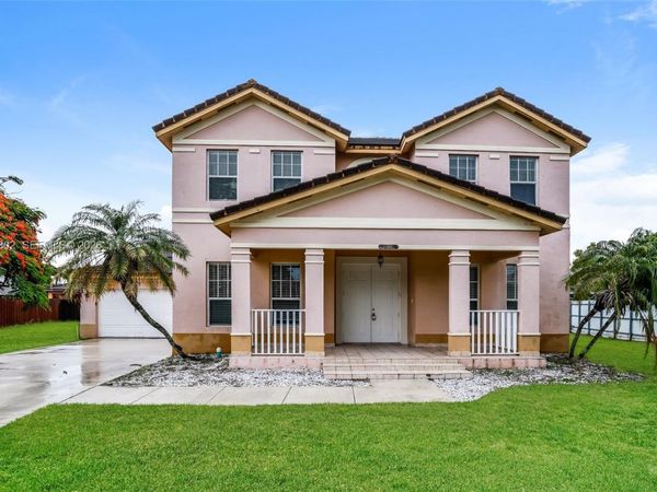 20365 SW 129th Ave Dr , Miami, FL 33177