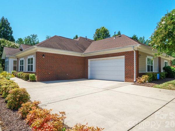 3221 Abbey Walk Lane, Matthews, NC 28105