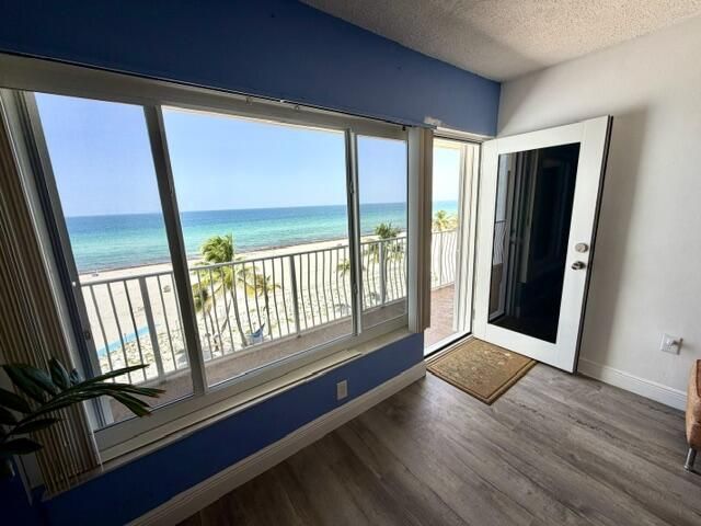 300 Oregon Street, Unit 408, Hollywood, FL 33019 Photo