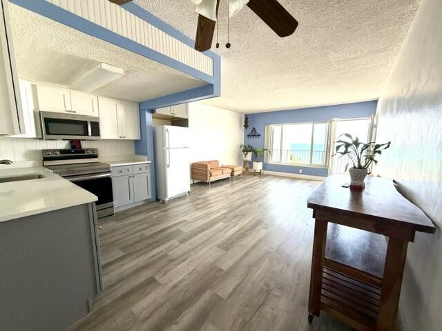 300 Oregon Street, Unit 408, Hollywood, FL 33019 Photo