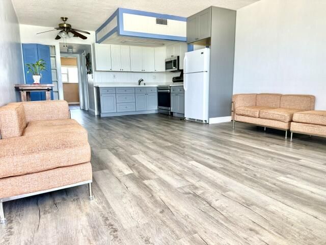 300 Oregon Street, Unit 408, Hollywood, FL 33019 Photo