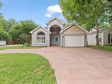 4001 Dexter Avenue, Fort Worth, TX 76107