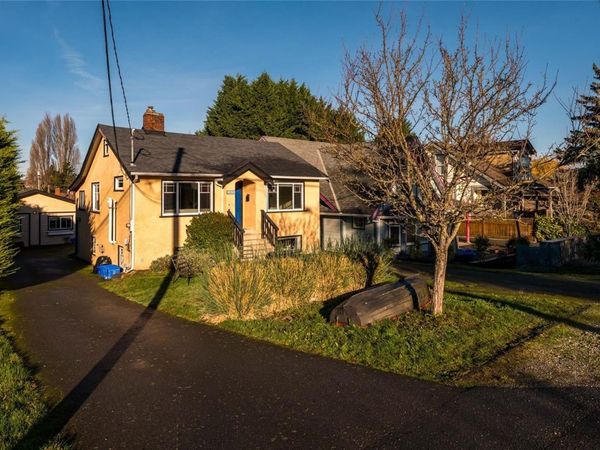 3026 Donald St , Saanich, BC V9A 1Y2