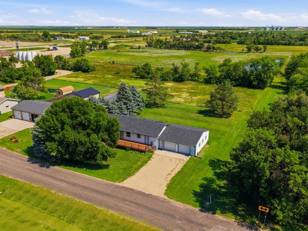 210 Oak Street, Ipswich, SD 57451