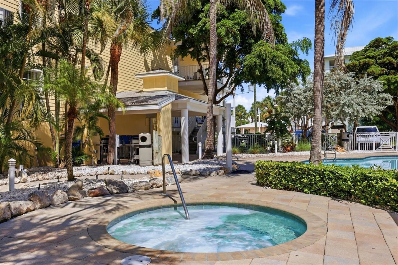 1020 Sun N Sea Drive, Unit 102, Sarasota, FL 34242 Photo