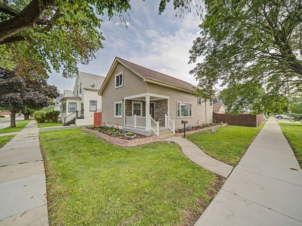 8043 Salisbury Avenue , Lyons, IL 60534
