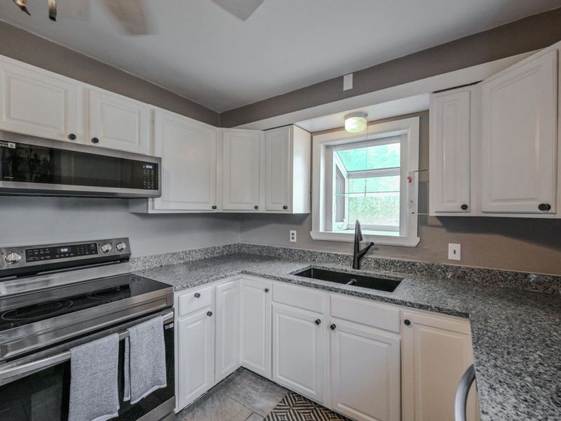 3301 Troy Road, Springfield, OH 45504 Photo 8