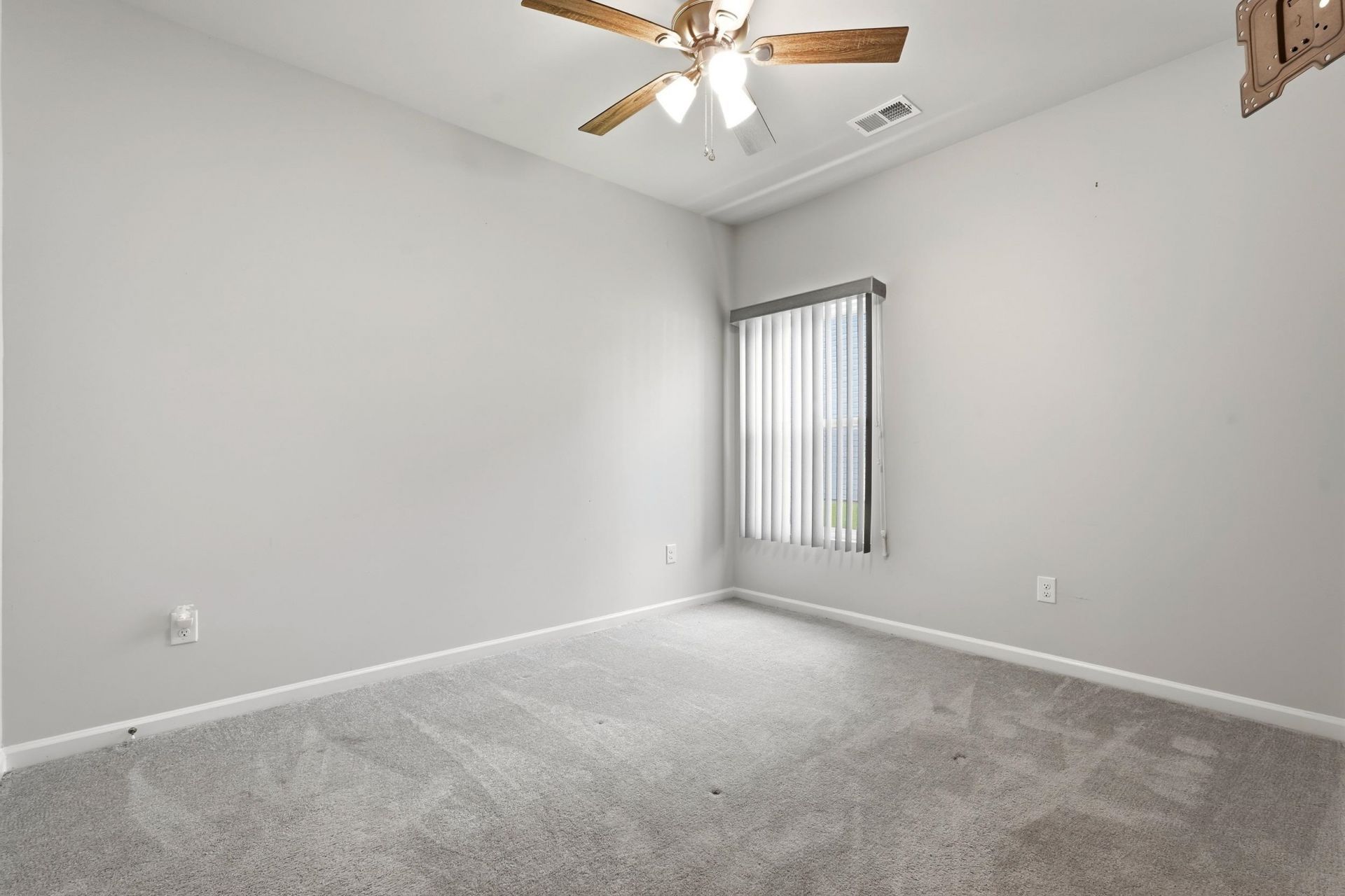 336 Fennec Loop Photo 16