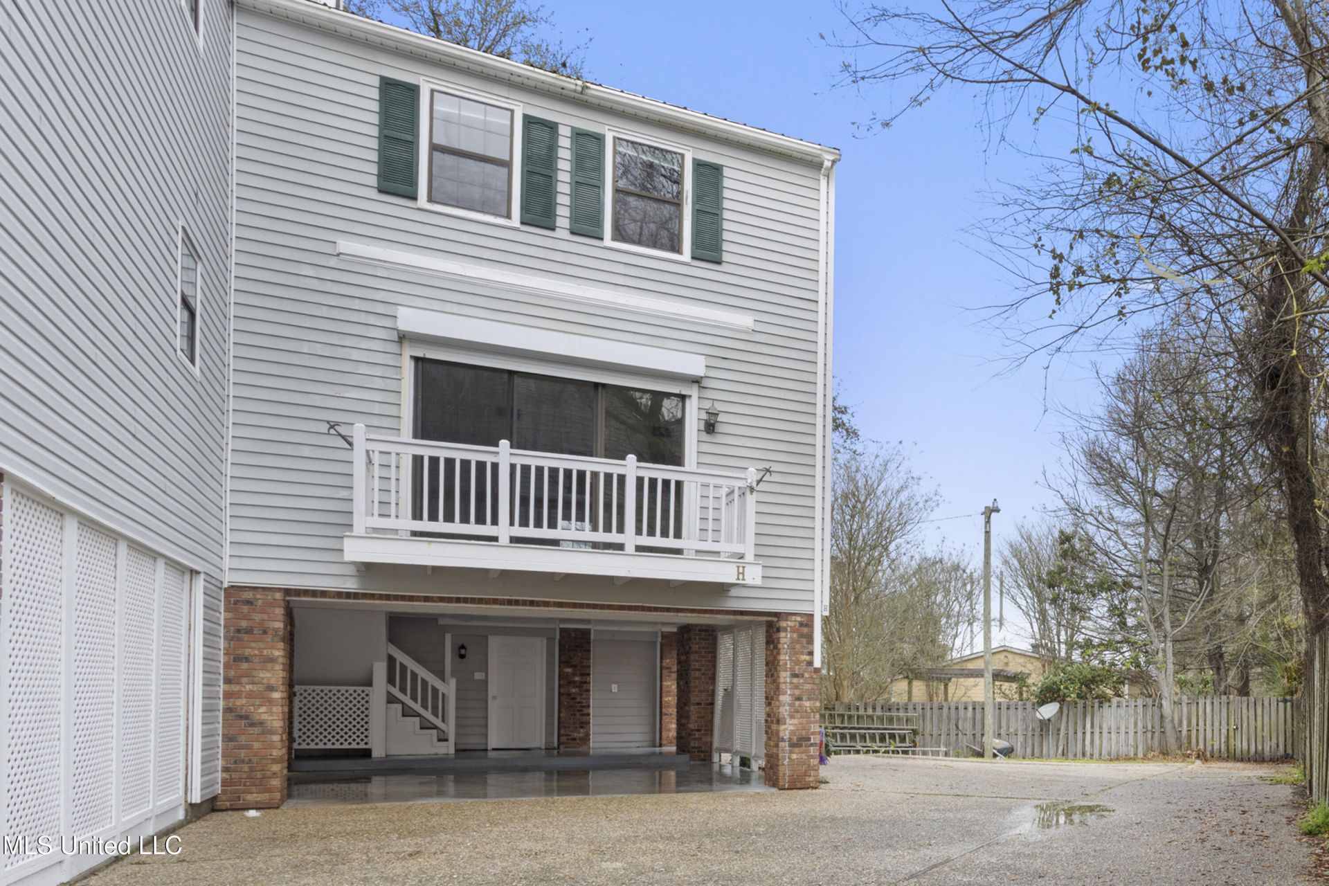 255 E Scenic Drive, Pass Christian, MS 39571 Main Photo