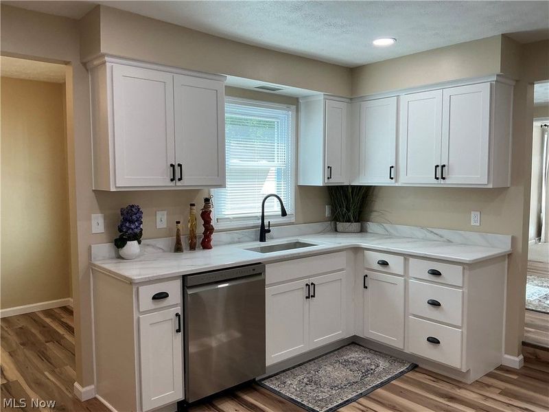 39569 Calann Drive, Elyria, OH 44035 Photo 2