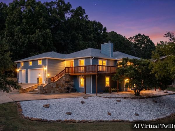 2841 E Hyland Park Road, Fayetteville, AR 72701