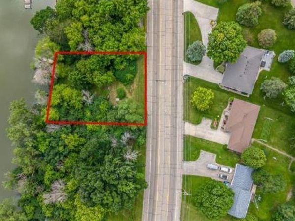 3015 E WISCONSIN AVENUE, Appleton, WI 54911