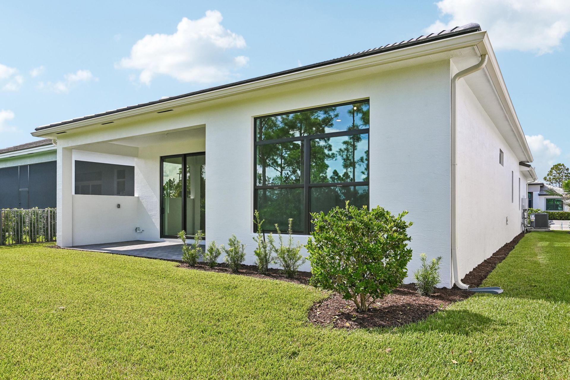 2157 SE Mosaic Boulevard, Port Saint Lucie, FL 34984 Photo
