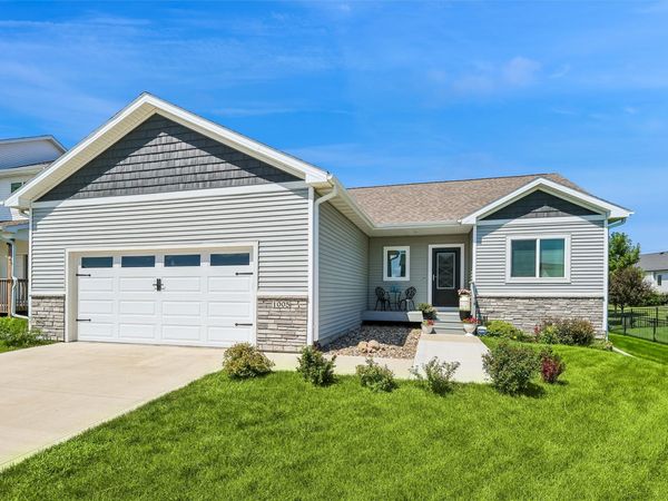 1005 Gray Avenue, Waukee, IA 50263