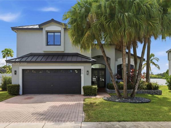 226 SW 180th Ave , Pembroke Pines, FL 33029