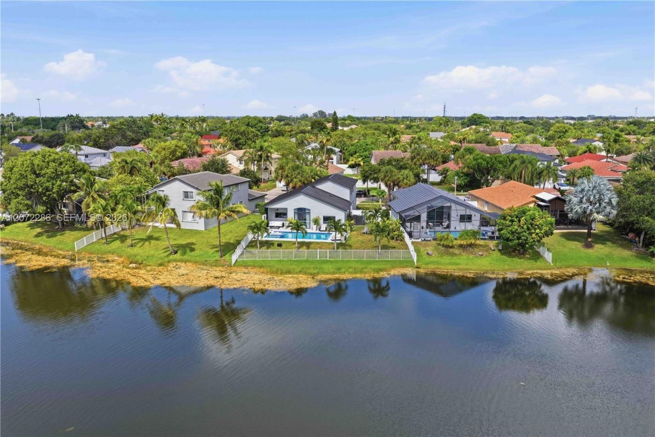 226 SW 180th Ave , Pembroke Pines, FL 33029 Photo