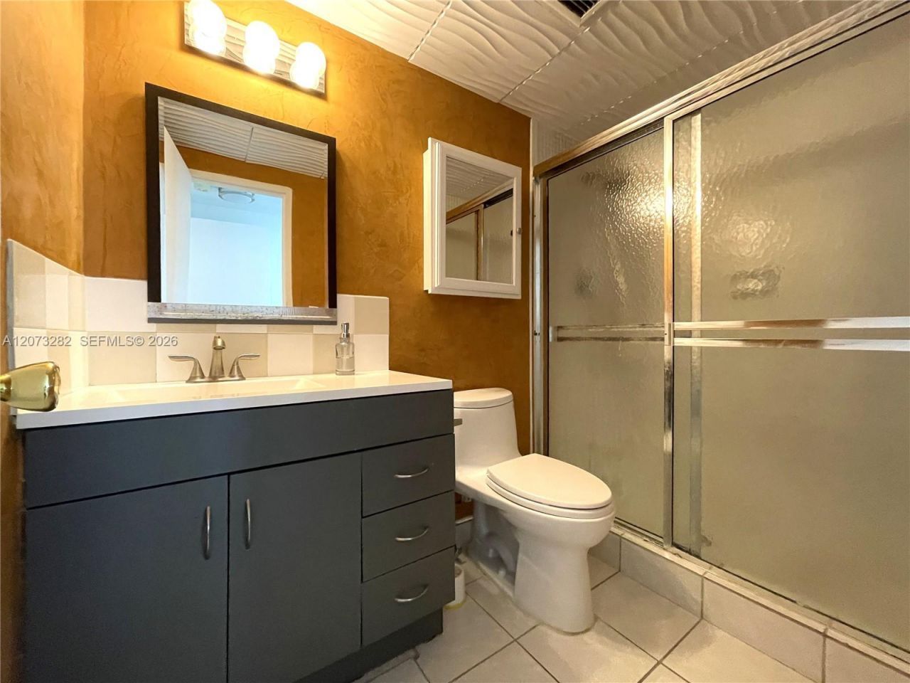 5001 Collins Av, Unit 15D, Miami Beach, FL 33140 Photo
