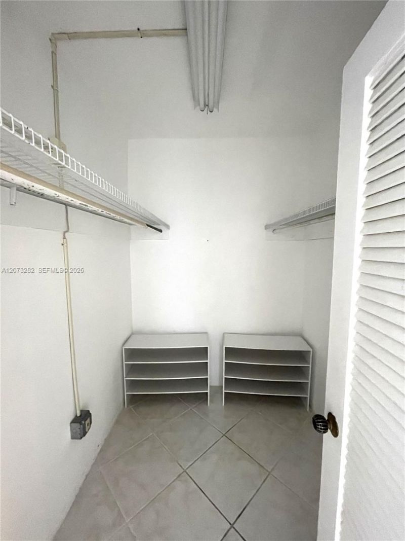 5001 Collins Av, Unit 15D, Miami Beach, FL 33140 Photo
