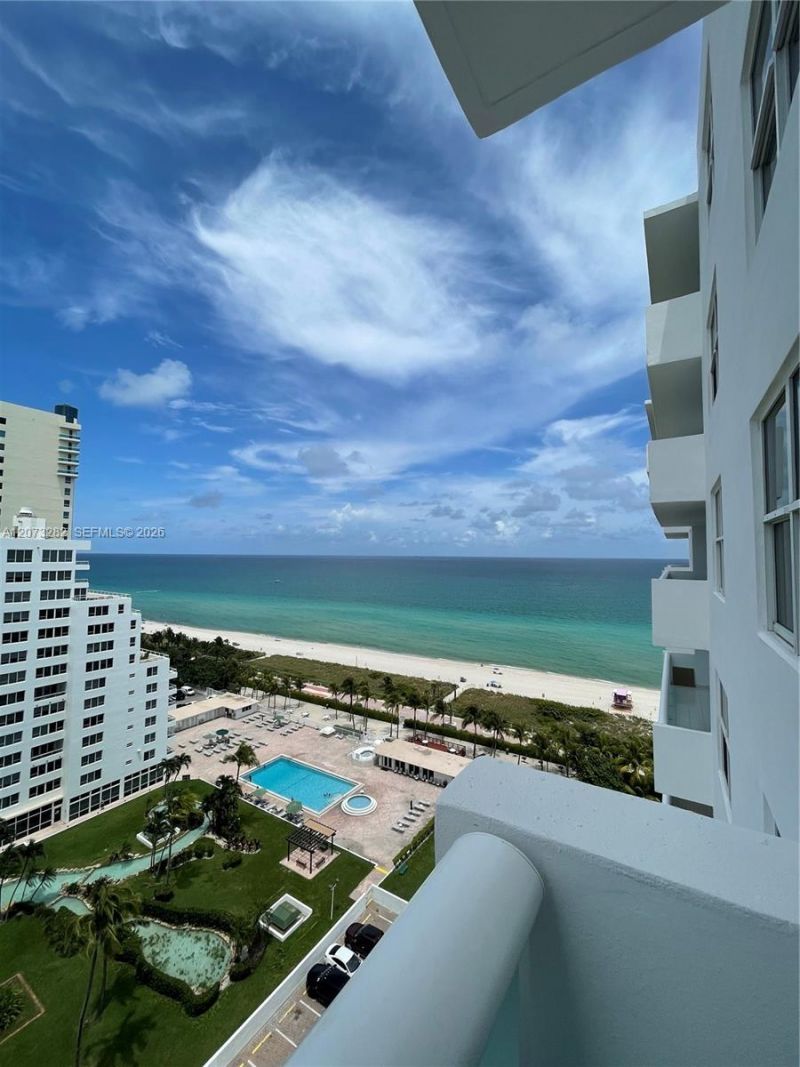 5001 Collins Av, Unit 15D, Miami Beach, FL 33140 Photo