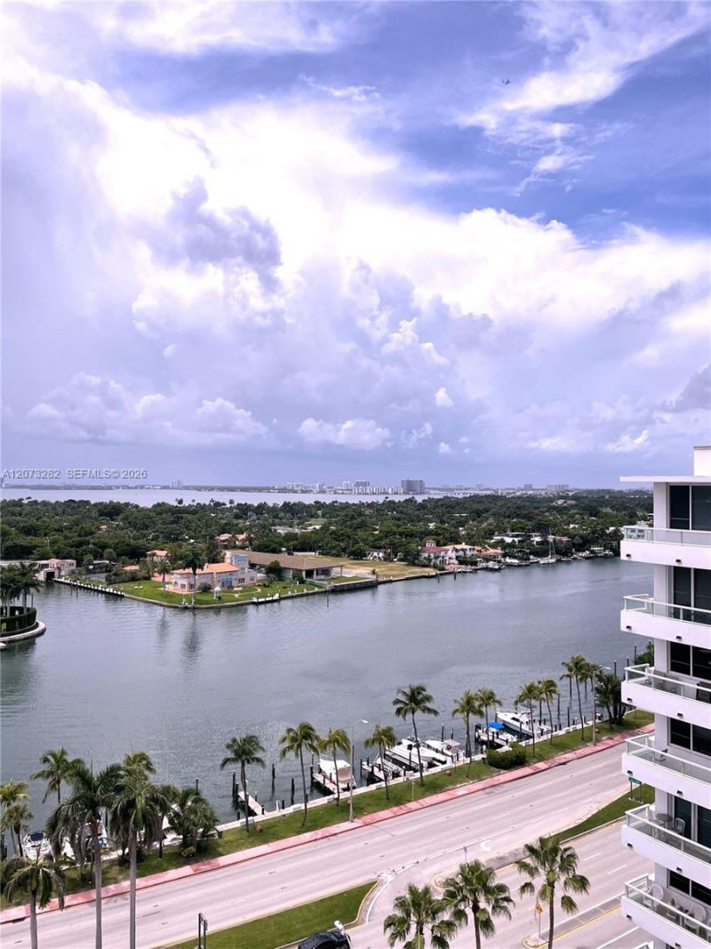 5001 Collins Av, Unit 15D, Miami Beach, FL 33140 Photo