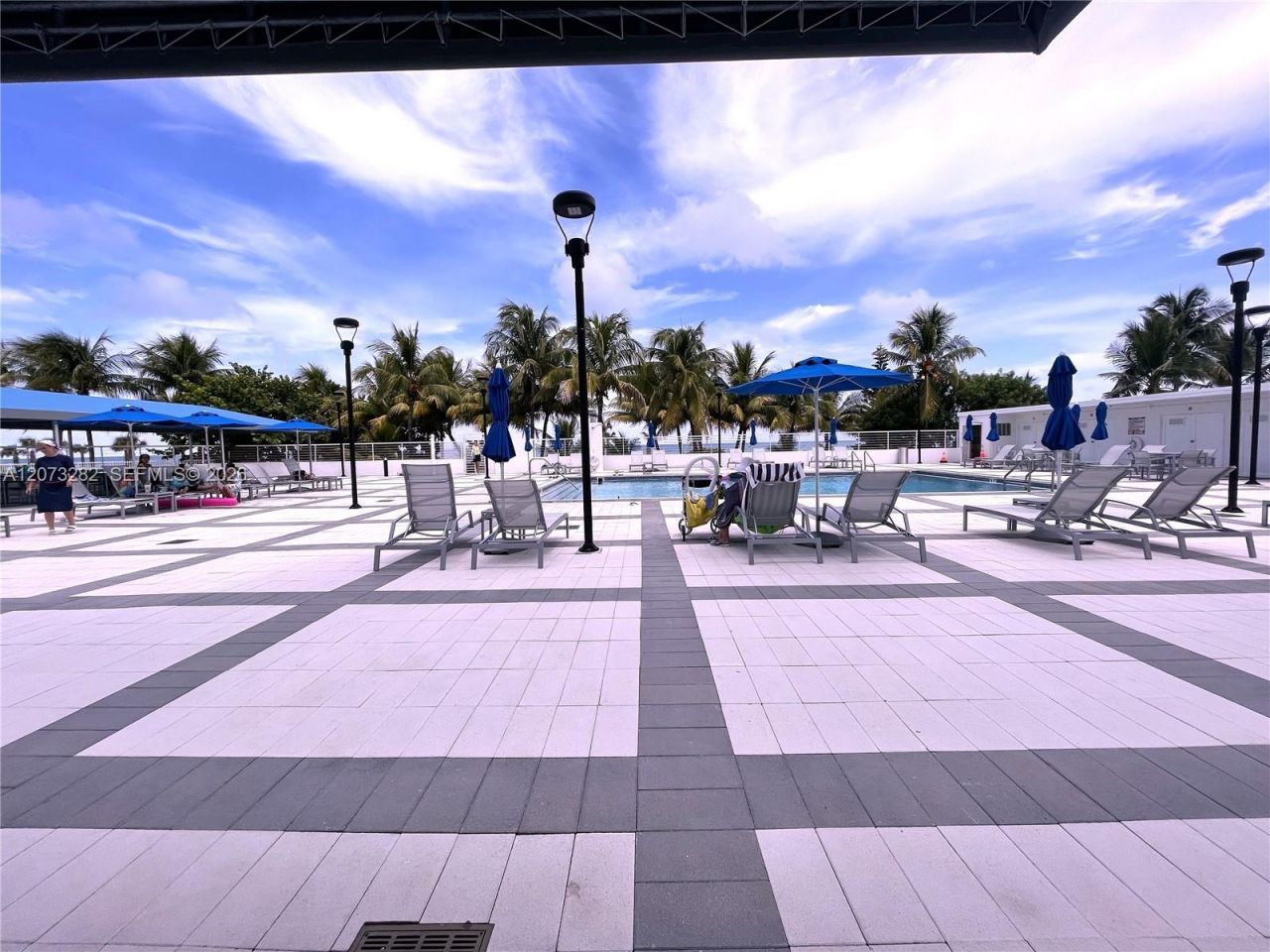 5001 Collins Av, Unit 15D, Miami Beach, FL 33140 Photo