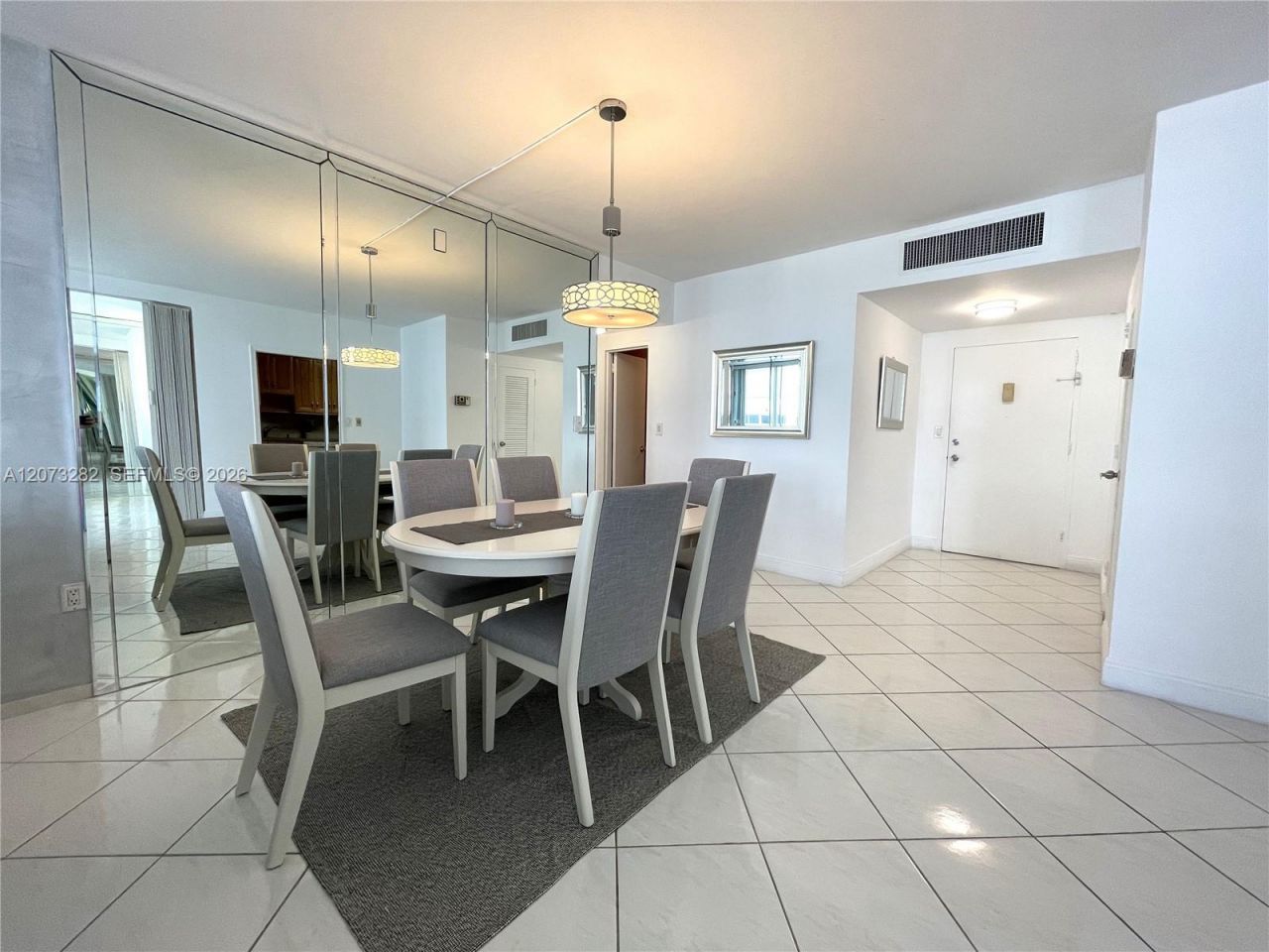 5001 Collins Av, Unit 15D, Miami Beach, FL 33140 Photo