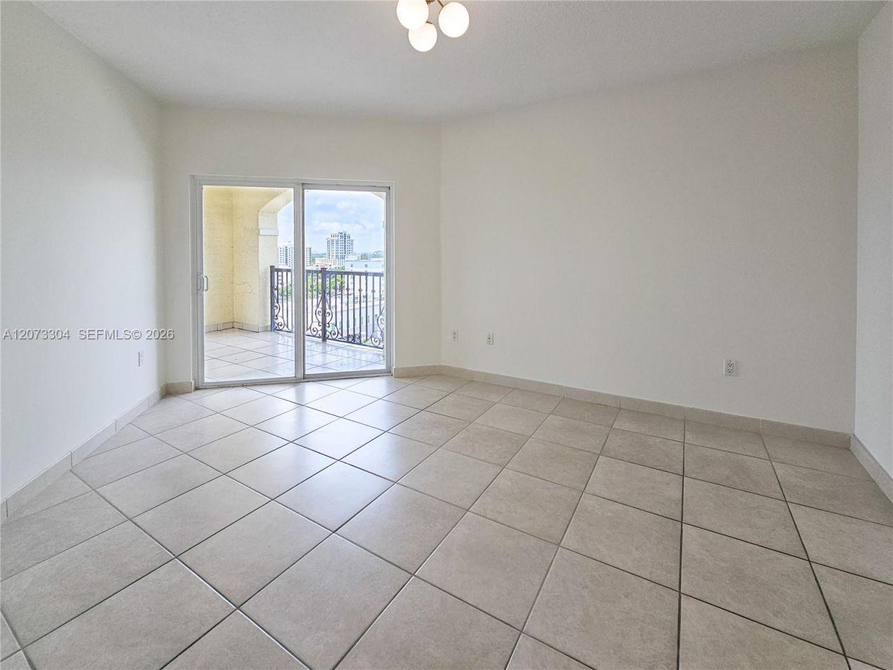 1627 SW 37th Ave , Unit 803, Miami, FL 33145 Photo