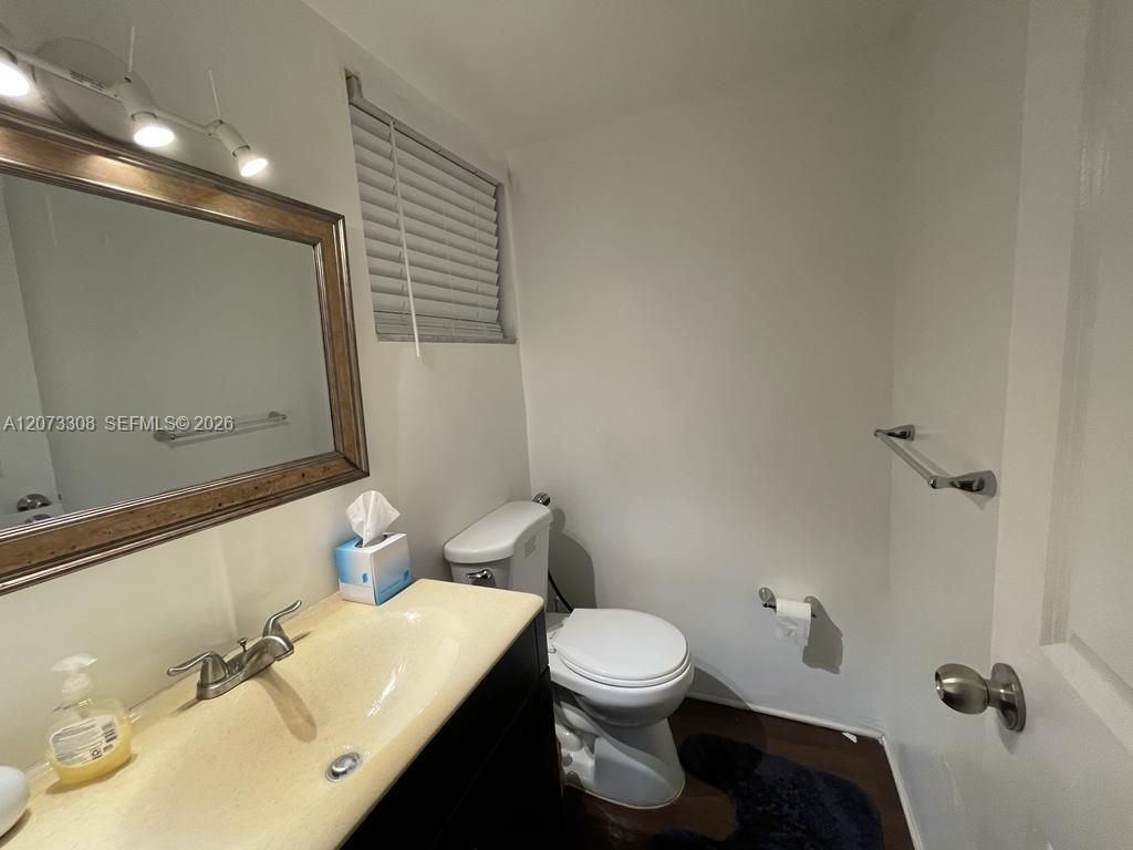 1001 Hillcrest Ct, Unit 215, Hollywood, FL 33021 Photo