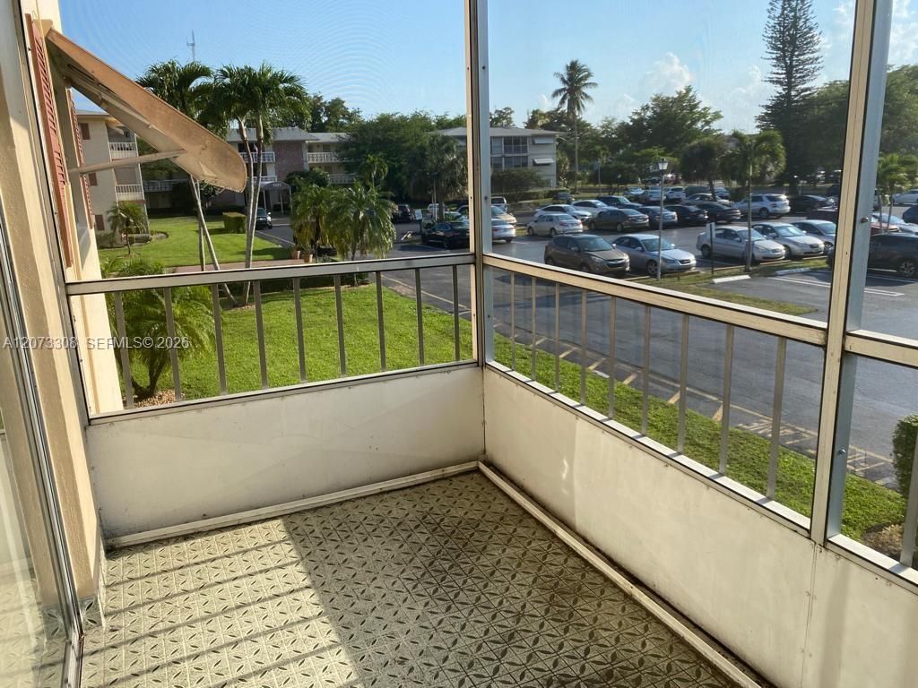 1001 Hillcrest Ct, Unit 215, Hollywood, FL 33021 Photo